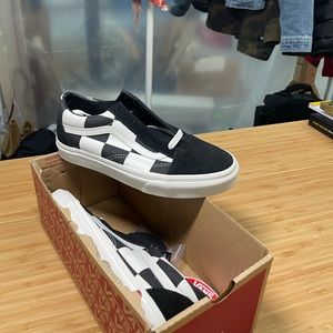 NWT Vans Old Skool large black/white checkered